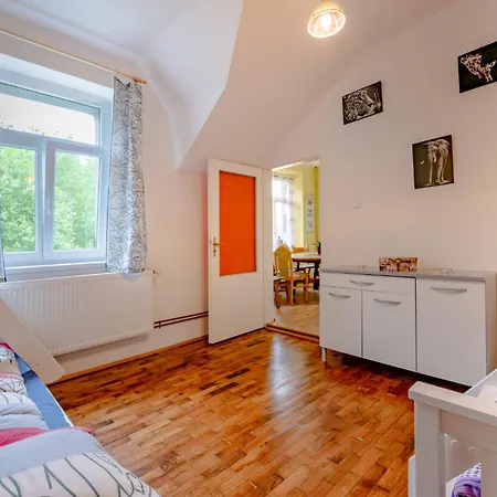 Art-house 1 With Terrace Апартаменты Дечин